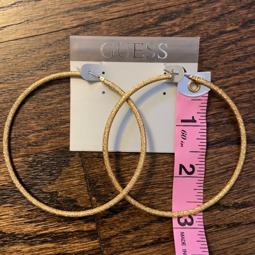 GUESS - Picture 3 of 3